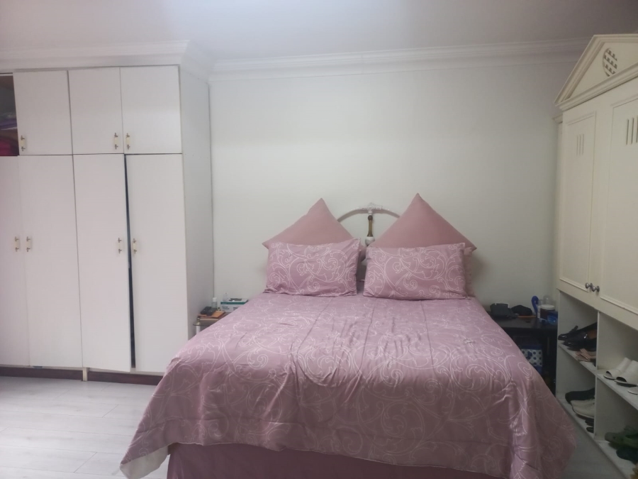 4 Bedroom Property for Sale in Lentegeur Western Cape